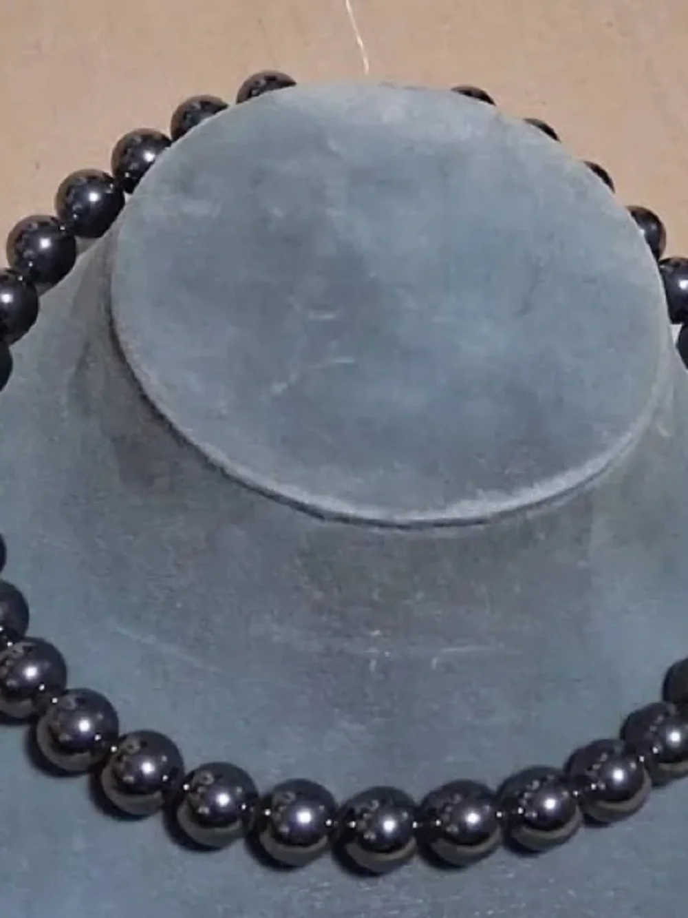 Vintage Natural Hematite Black Beaded PearlNecklace Magnetic w/Matching bracelet - Picture 1 of 4